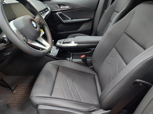 2025 BMW X2 xDrive28i