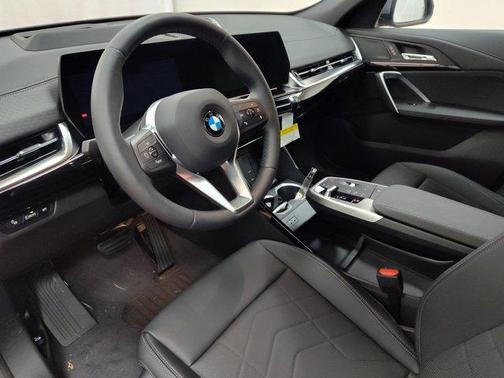 2025 BMW X2 xDrive28i