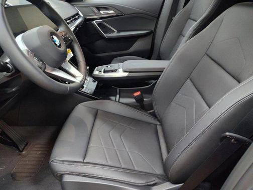 2025 BMW X2 xDrive28i