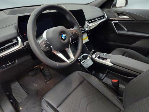 2025 BMW X2 xDrive28i