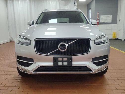 2019 Volvo XC90 T6 Momentum