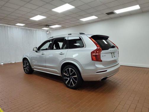 2019 Volvo XC90 T6 Momentum