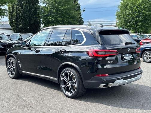 Black Sapphire Metallic 2023 BMW X5 xDrive40i