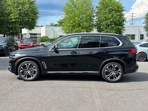 Black Sapphire Metallic 2023 BMW X5 xDrive40i