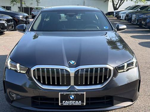 Dark Graphite Metallic 2025 BMW 530 xDrive