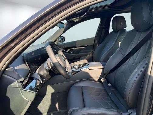 Dark Graphite Metallic 2025 BMW 530 xDrive