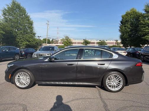 Dark Graphite Metallic 2025 BMW 530 xDrive