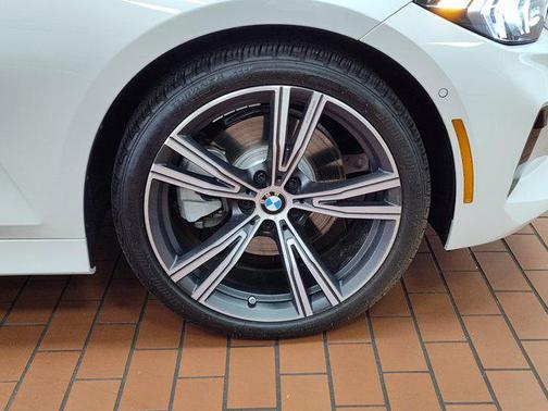 2024 BMW 330 i