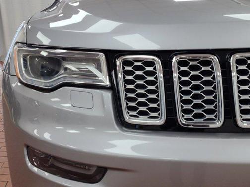 2020 Jeep Grand Cherokee Summit