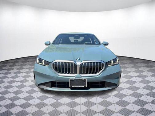 Cape York Green Metallic 2025 BMW 530 xDrive
