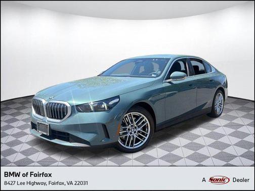 Cape York Green Metallic 2025 BMW 530 xDrive