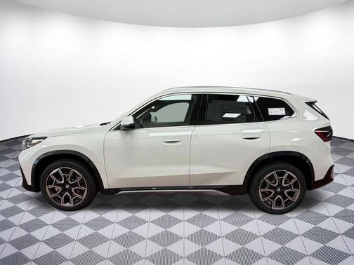 Alpine White 2026 BMW X1 xDrive28i