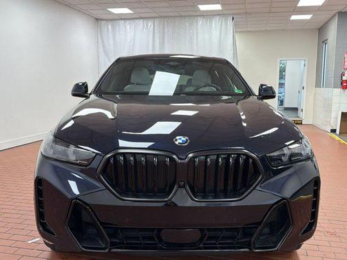 Carbon Black Metallic 2024 BMW X6 xDrive40i