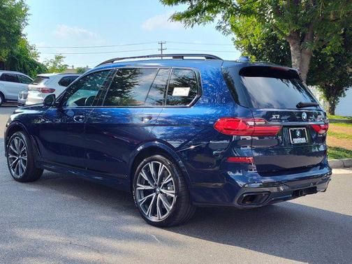 2021 BMW X7 M50i