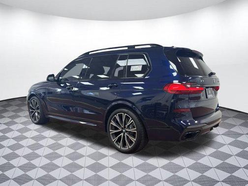 2021 BMW X7 M50i