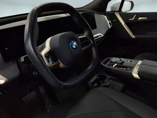 2025 BMW iX xDrive50