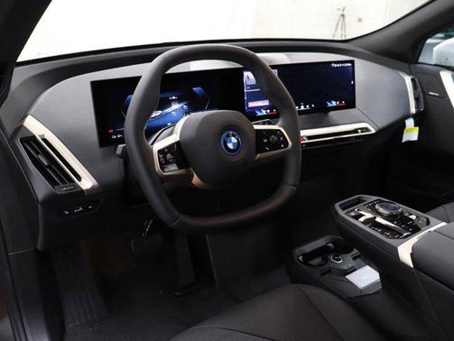 2025 BMW iX xDrive50