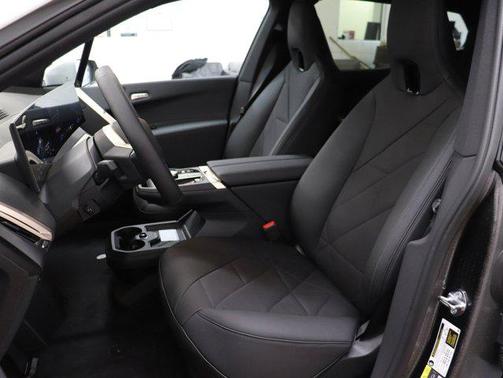 2025 BMW iX xDrive50