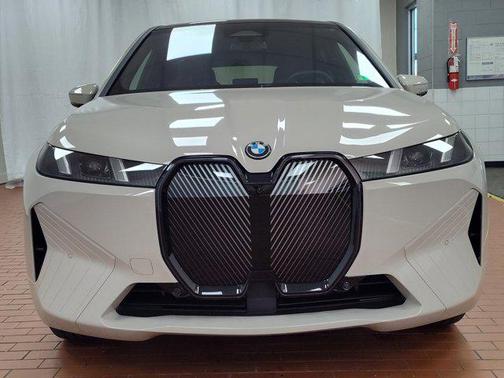 2026 BMW iX xDrive60