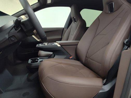 2026 BMW iX xDrive60