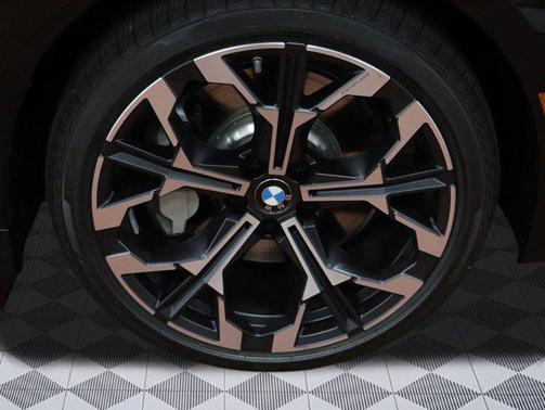 2025 BMW 330 i xDrive