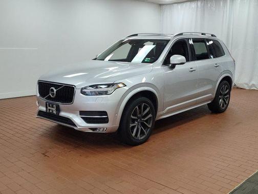 2019 Volvo XC90 T6 Momentum