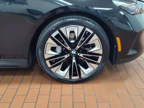 2024 BMW 530 i xDrive