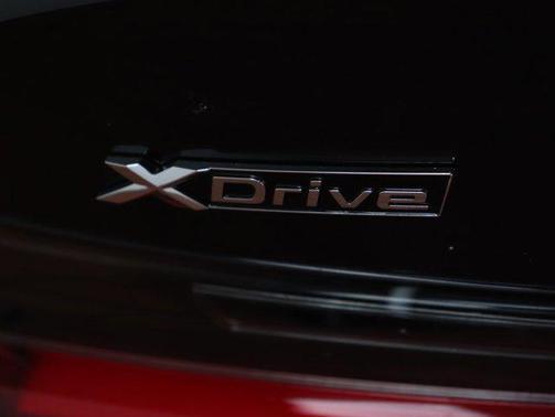2025 BMW 330 i xDrive