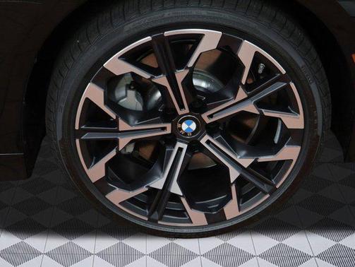 2025 BMW 330 i xDrive