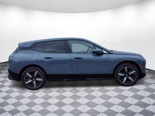 2025 BMW iX xDrive50