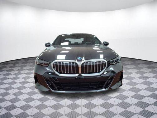 2026 BMW 550e 550e xDrive