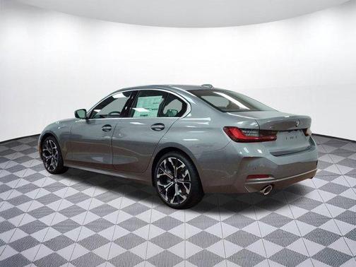 2025 BMW 330 i xDrive