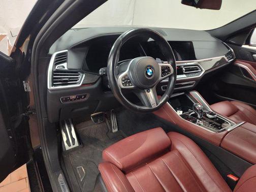 2021 BMW X6 M50i