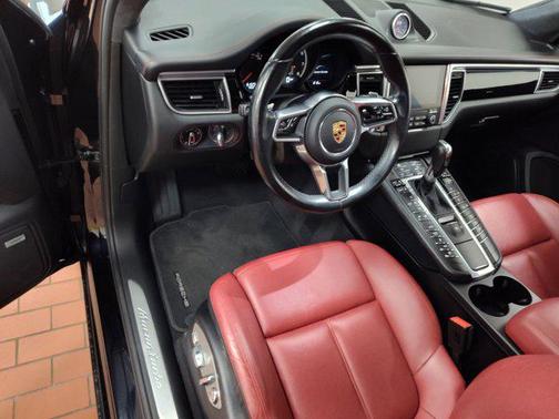 2017 Porsche Macan Turbo