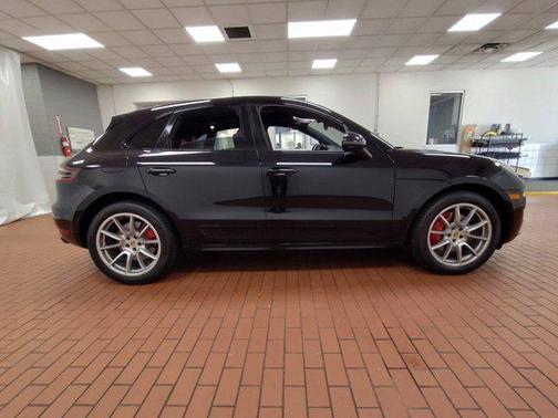 2017 Porsche Macan Turbo