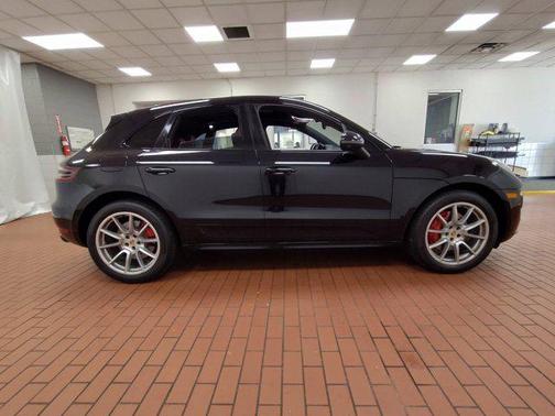 2017 Porsche Macan Turbo