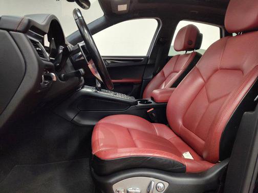 2017 Porsche Macan Turbo