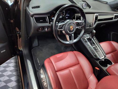 2017 Porsche Macan Turbo
