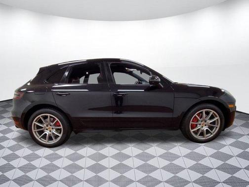 2017 Porsche Macan Turbo