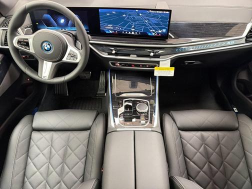 Alpine White 2026 BMW X5 PHEV xDrive50e