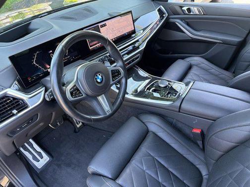 Black Sapphire Metallic 2024 BMW X5 xDrive40i