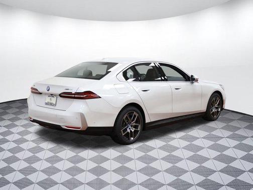 2025 BMW i5 xDrive40