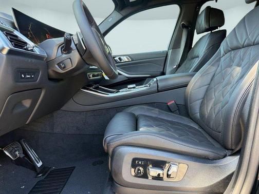 Black Sapphire Metallic 2026 BMW X5 xDrive40i