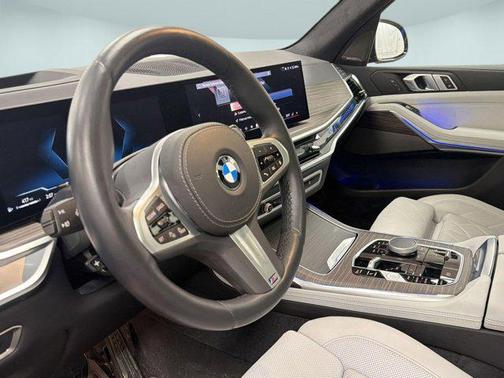 Black Sapphire Metallic 2024 BMW X7 xDrive40i