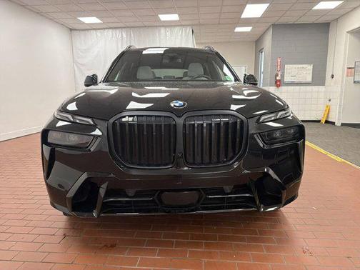Black Sapphire Metallic 2024 BMW X7 xDrive40i