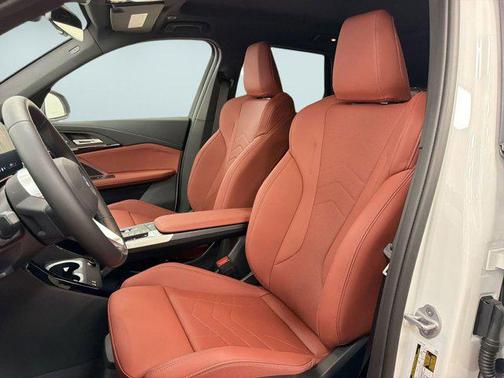 Mineral White Metallic 2026 BMW X1 xDrive28i