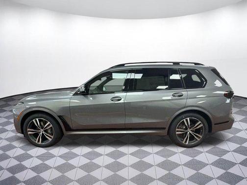 Skyscraper Grey Metallic 2026 BMW X7 xDrive40i