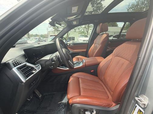 Gray 2024 BMW X5 M60i