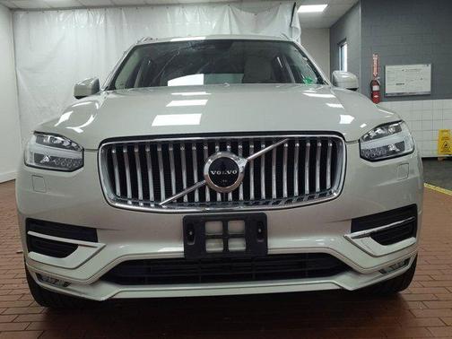 2022 Volvo XC90 T6 Inscription