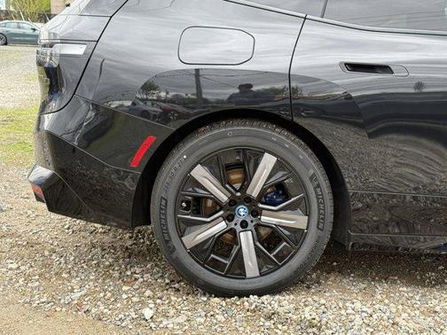 2025 BMW iX M60